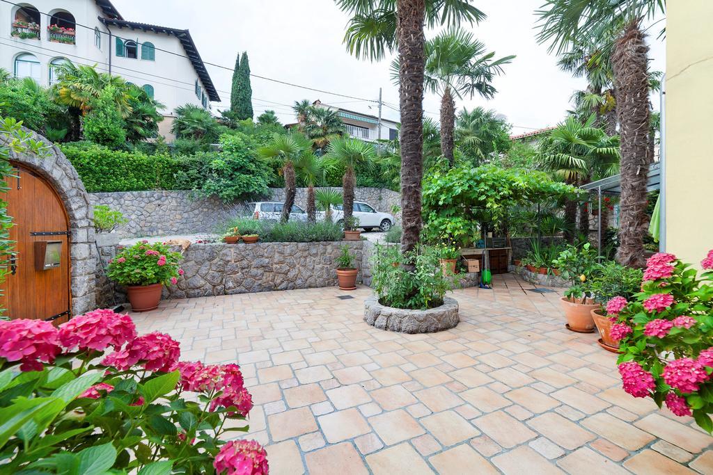 Apartments Hortensia Opatija Exterior foto